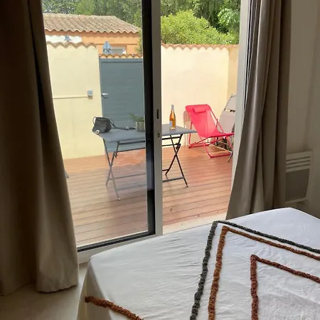 Bastidon Et Son Patio A Remy De Provence Apartment *