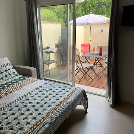Bastidon Et Son Patio A Remy De Provence Apartment *
