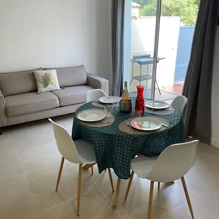 Bastidon Et Son Patio A Remy De Provence Apartment